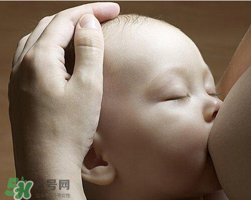 八月份可以斷奶嗎？8月份可以斷奶嗎？