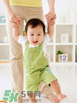 怎么糾正寶寶內(nèi)八字腳？寶寶八字腳幾歲前可以糾正？