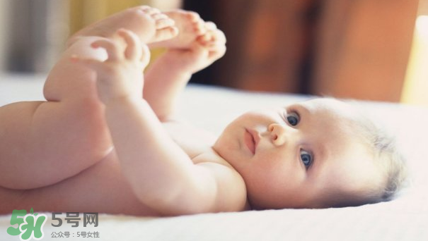 寶寶發(fā)燒可以擦清涼油嗎？寶寶發(fā)燒擦清涼油有副作用嗎？