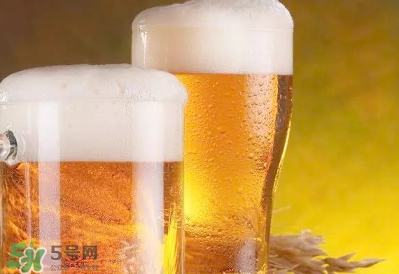 啤酒打開了隔夜還能喝嗎？喝隔夜的啤酒有什么危害？