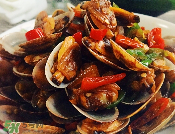 花甲泡了一夜還能吃嗎？花甲泡了一夜吃了會(huì)怎樣