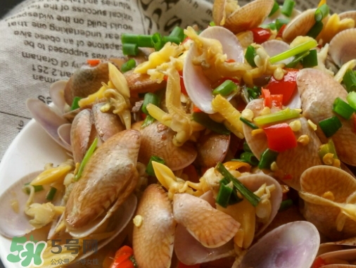 花甲泡了一夜還能吃嗎？花甲泡了一夜吃了會(huì)怎樣