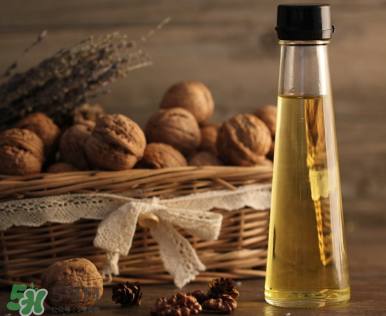 拉杜藍(lán)喬和羅朗德核桃油哪個(gè)好？Roland羅朗德和拉杜藍(lán)喬區(qū)別