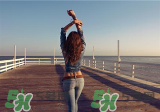 腰窩是什么樣的?腰窩是天生的還是練的? 腰窩是什么樣的?腰窩是天生的還是練的?