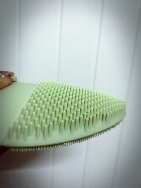 悅詩(shī)風(fēng)吟洗臉儀好用嗎？悅詩(shī)風(fēng)吟洗臉儀和luna潔面儀對(duì)比