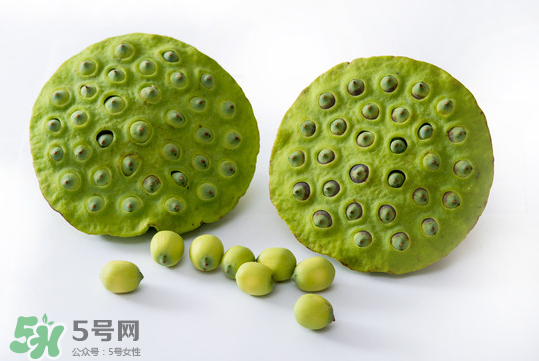 蓮蓬子中間的芯能吃嗎？蓮蓬子的功效與作用