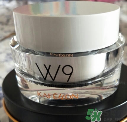 凱芙蘭素顏霜怎么用？凱芙蘭w9素顏霜使用方法