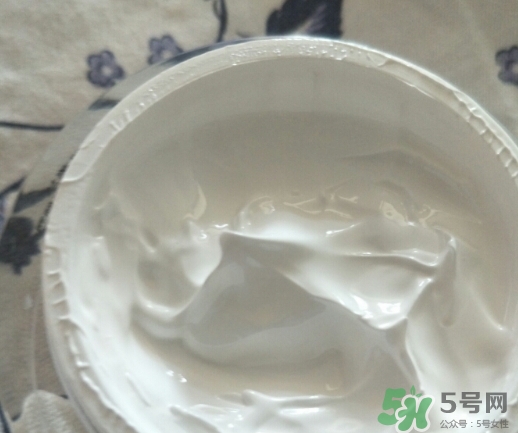 凱芙蘭素顏霜怎么用？凱芙蘭w9素顏霜使用方法