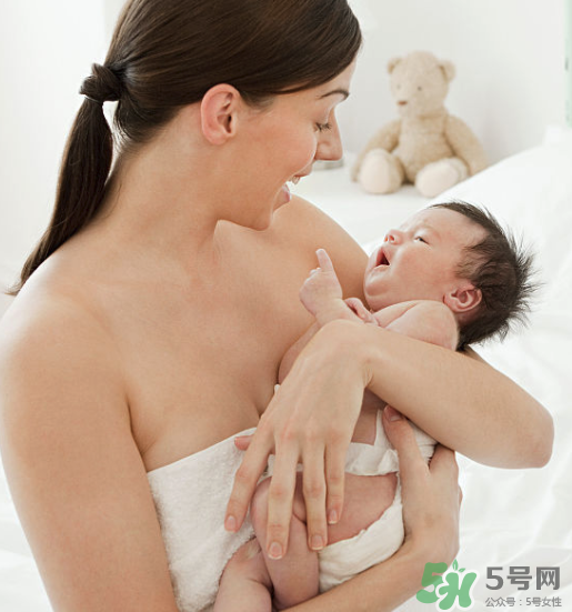 新生兒母乳喂養(yǎng)腹瀉需要換奶粉喂嗎？