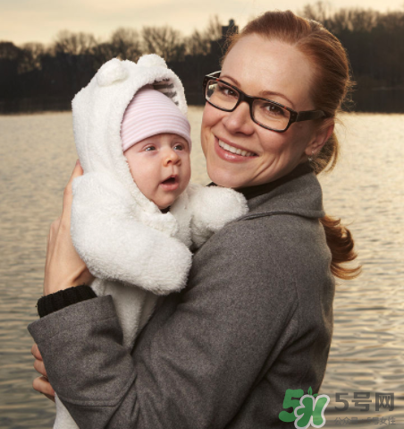 新生兒母乳喂養(yǎng)腹瀉需要換奶粉喂嗎？