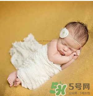 新生兒母乳喂養(yǎng)腹瀉需要換奶粉喂嗎？