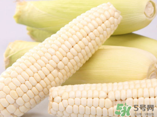 白玉米煮后變黃能吃嗎？白玉米為什么變黃了？