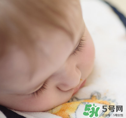 磨牙餅干幾個月寶寶能吃？磨牙餅干幾個月吃？