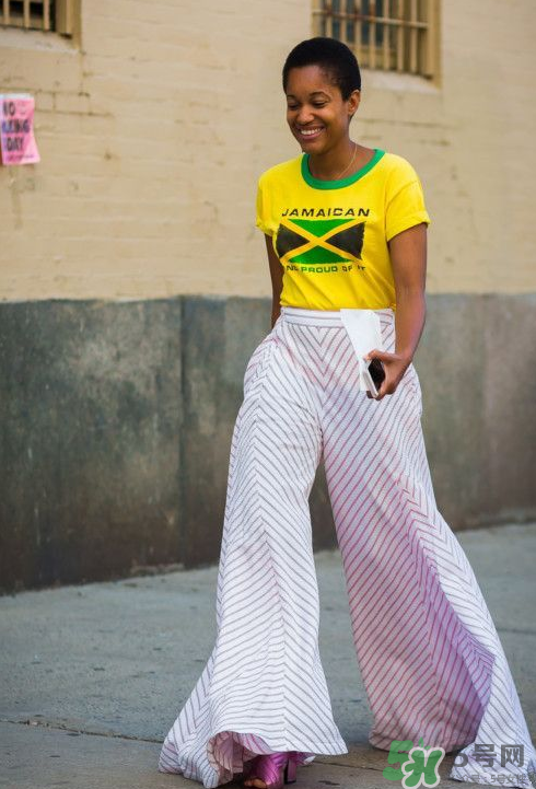 條紋闊腿褲配什么上衣？條紋闊腿褲搭配上衣圖片