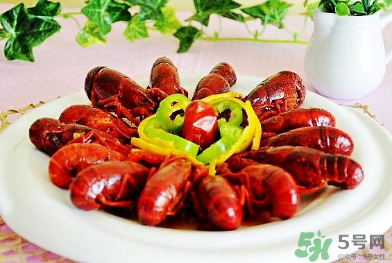 麻辣小龍蝦的頭能吃嗎？如何吃麻辣小龍蝦的頭？