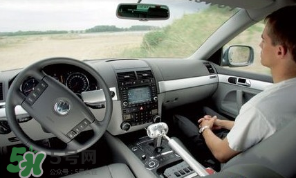 李彥宏坐無人駕駛汽車上五環(huán) 無人駕駛汽車什么時候上市？