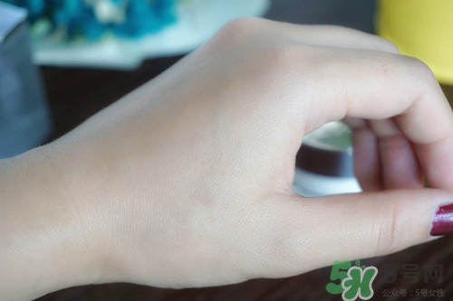 雅詩(shī)敦素顏霜怎么樣_怎么用_多少錢(qián)