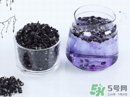 黑枸杞什么時候喝最好？黑枸杞什么水泡最好