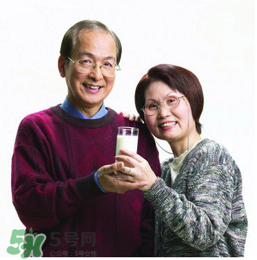 嬰兒奶粉老人能喝嗎？老人能不能喝嬰兒奶粉？