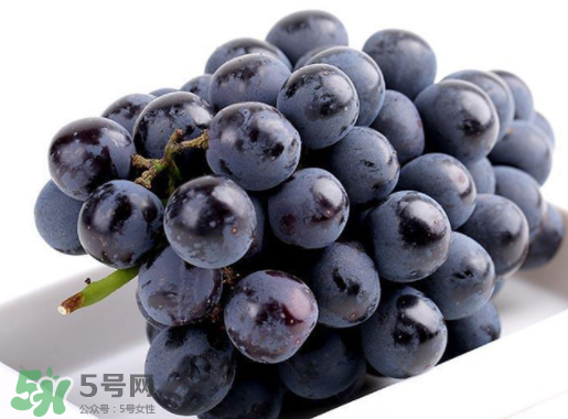 夏黑葡萄皮能吃嗎？夏黑葡萄怎么吃？
