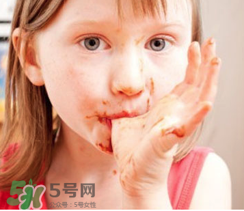 寶寶愛吃甜食智力會下降嗎？兒童愛吃糖會影響智力嗎？