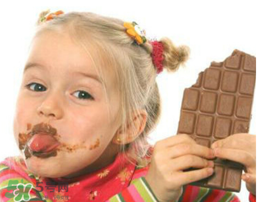 寶寶愛吃甜食智力會下降嗎？兒童愛吃糖會影響智力嗎？