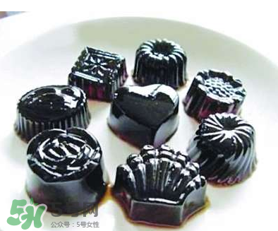 龜苓膏是烏龜做的嗎？龜苓膏是什么做的？