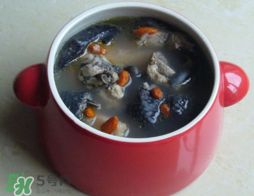 榴蓮殼燉排骨殼能吃嗎？榴蓮殼燉排骨什么味道？