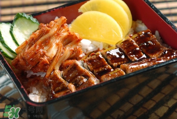 鰻魚(yú)飯?jiān)趺闯裕咳毡决狋~(yú)飯的做法