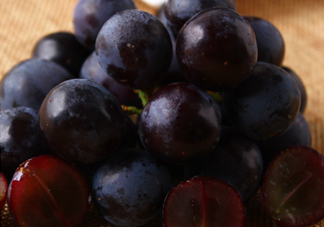 夏黑葡萄多少錢一斤？夏黑葡萄怎么挑選？
