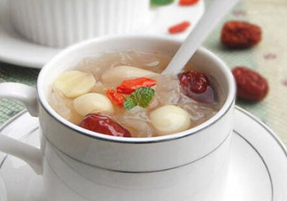 新鮮蓮子可以燉湯嗎？新鮮蓮子怎么煲湯？