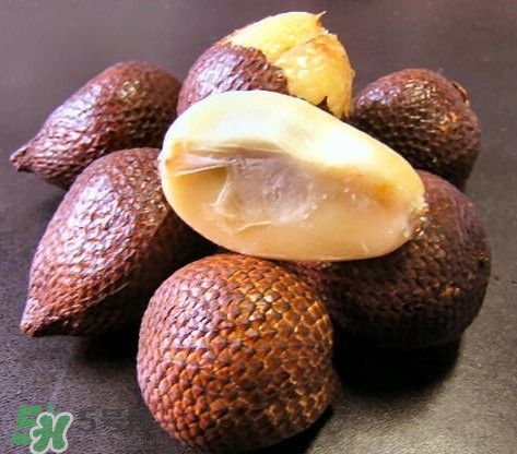 蛇皮果吃了會上火嗎？蛇皮果吃了會不會皮膚過敏？