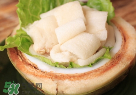 椰子雞里面的耶肉能吃嗎？椰子雞湯底怎麼做