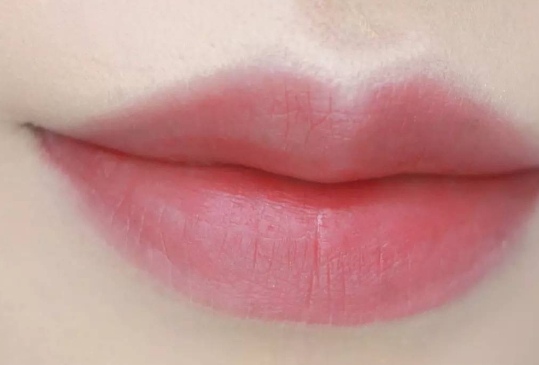 蘭蔻搖搖染唇液哪個顏色好看？蘭蔻搖搖染唇液色號試色