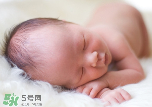 晚上睡覺趴著睡好嗎？晚上趴著睡覺有什么壞處