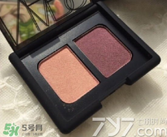 nars吉隆坡眼影怎么畫(huà)？nars吉隆坡雙色眼影畫(huà)法圖解