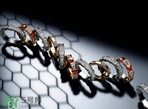 寶格麗靈蛇之戒是什么材質(zhì)？寶格麗蛇形戒指是金的嗎？