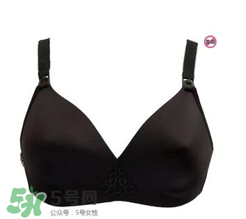 哺樂(lè)多和媽媽喂哪個(gè)好？哺樂(lè)多和媽媽喂內(nèi)衣怎么選？