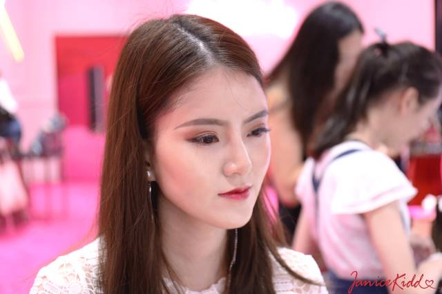 蘭蔻彩虹唇怎么化？蘭蔻彩虹唇畫法步驟