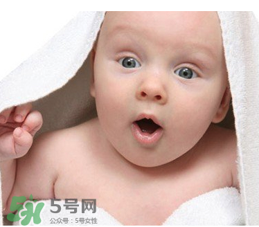 嬰兒吐奶和奶粉有關(guān)系嗎？嬰兒吐奶需要換奶粉嗎？