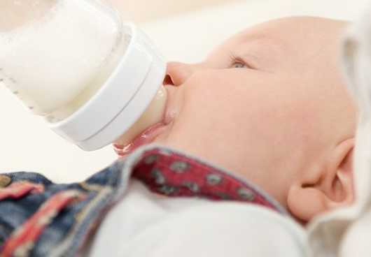 寶寶吐奶和黃疸有關(guān)系嗎？黃疸會影響嬰兒吐奶嗎？