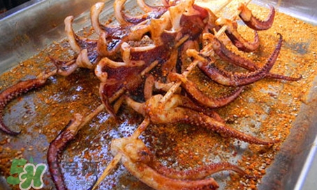 鐵板魷魚怎么做好吃？鐵板魷魚使用了什么香料