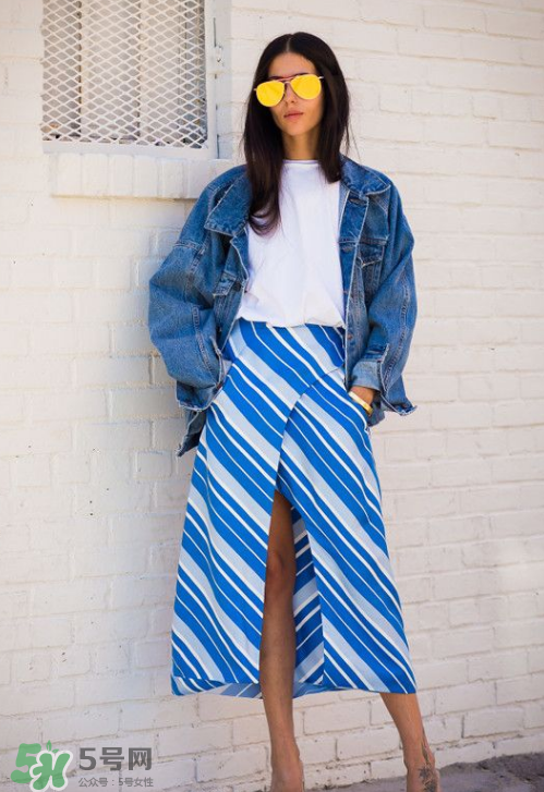 t恤搭配什么裙子好看？t恤怎么搭配裙子好看？