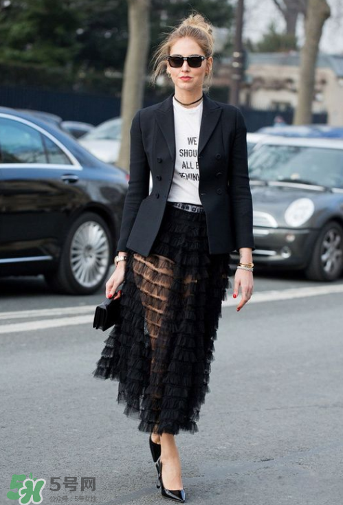 t恤搭配什么裙子好看？t恤怎么搭配裙子好看？