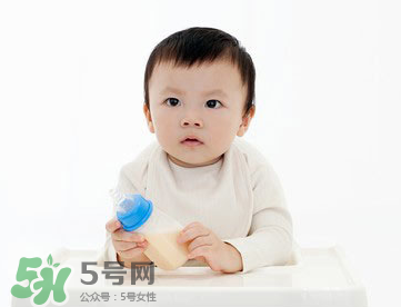 戒夜奶的最佳時(shí)間 幾個(gè)月戒夜奶最好？