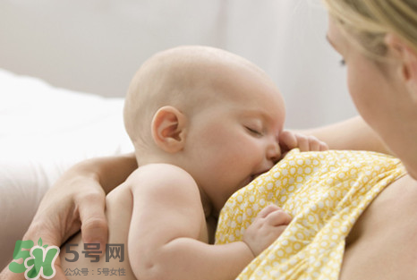 戒夜奶的最佳時(shí)間 幾個(gè)月戒夜奶最好？