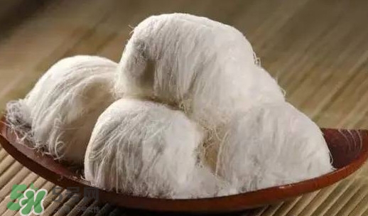 龍須糖是什么做的？龍須糖上面一層粉是什么粉