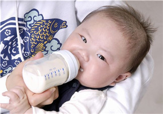 如何戒夜奶寶寶不痛苦？寶寶如何戒夜奶？