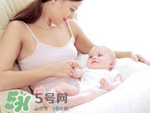 三伏天坐月子可以洗澡嗎？三伏天坐月子可以穿短袖嗎？