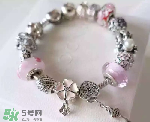 潘多拉手鏈好還是手鐲好？pandora手鏈和手鐲哪個(gè)比較好看？